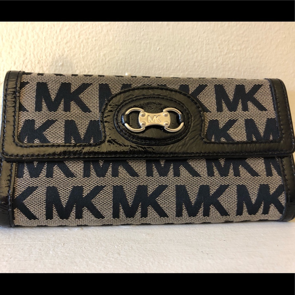 Original Michael Kors new wallet